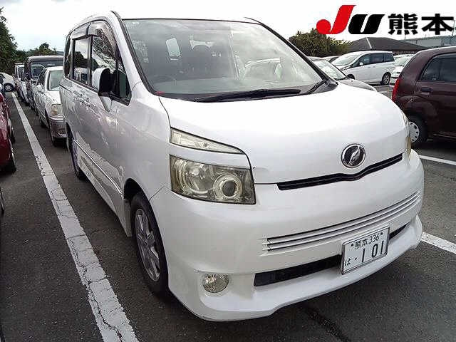 TOYOTA VOXY 2009