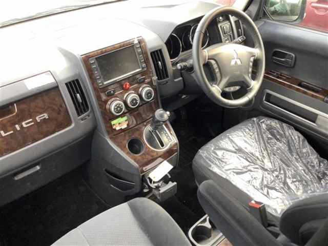 MITSUBISHI DELICA D5 2010