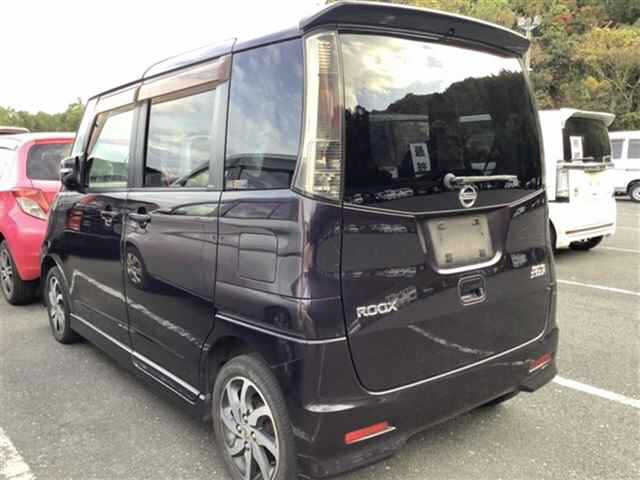 NISSAN ROOX 2011