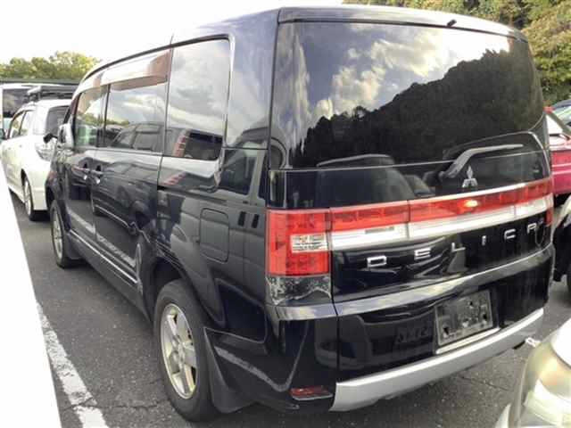 MITSUBISHI DELICA D5 2010