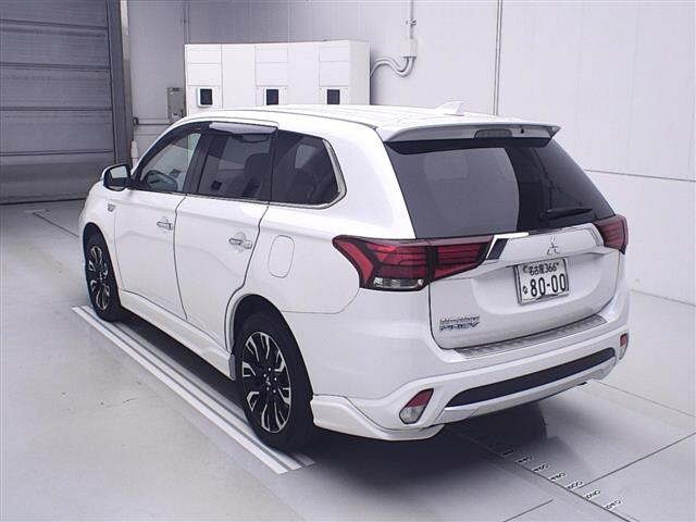 MITSUBISHI OUTLANDER PHEV 2015