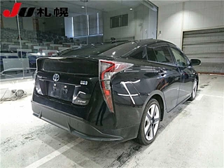 TOYOTA PRIUS 2016