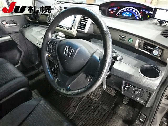 HONDA FREED 2013