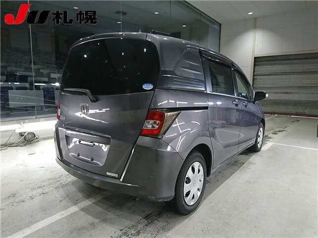 HONDA FREED 2013