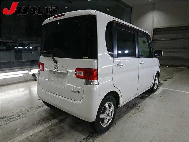 DAIHATSU TANTO 2010
