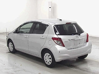 TOYOTA VITZ 2011
