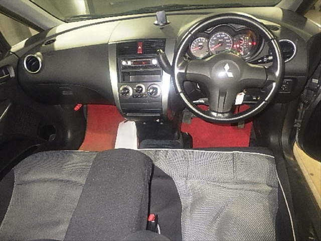 MITSUBISHI COLT 2011