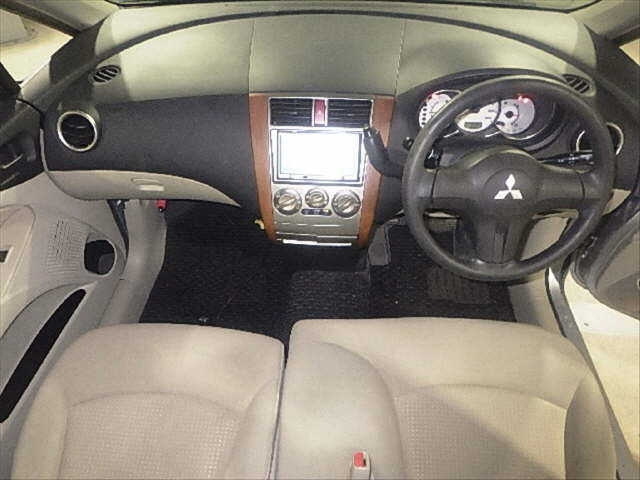 MITSUBISHI COLT PLUS 2009