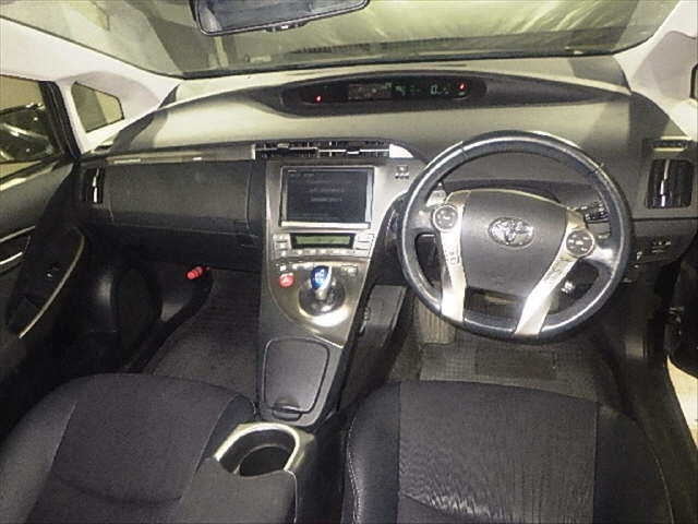 TOYOTA PRIUS PHV 2013