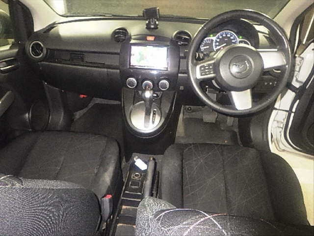 MAZDA DEMIO 2013