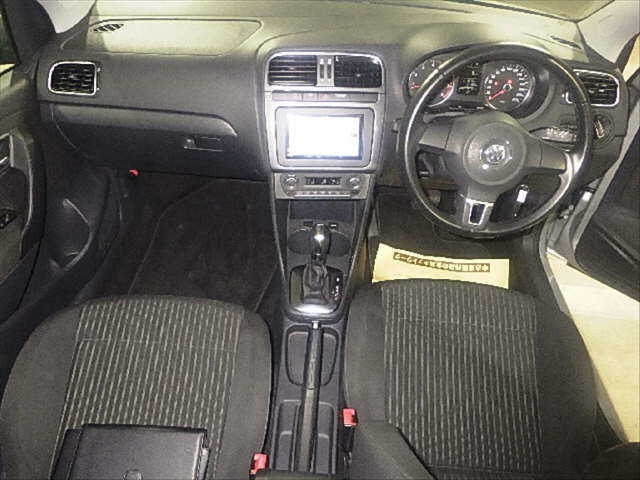 VOLKSWAGEN POLO 2012