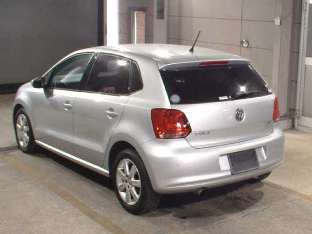 VOLKSWAGEN POLO 2012