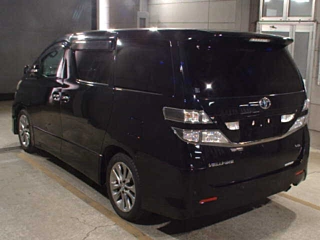 TOYOTA VELLFIRE 2010