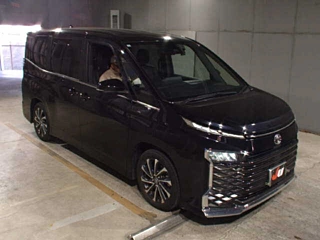 TOYOTA VOXY 2023