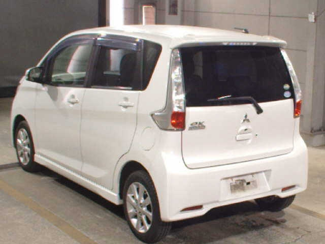 MITSUBISHI EK CUSTOM 2013