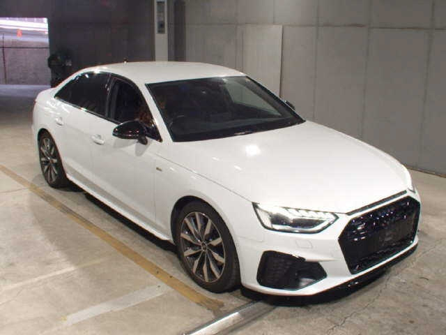 AUDI A4 2023