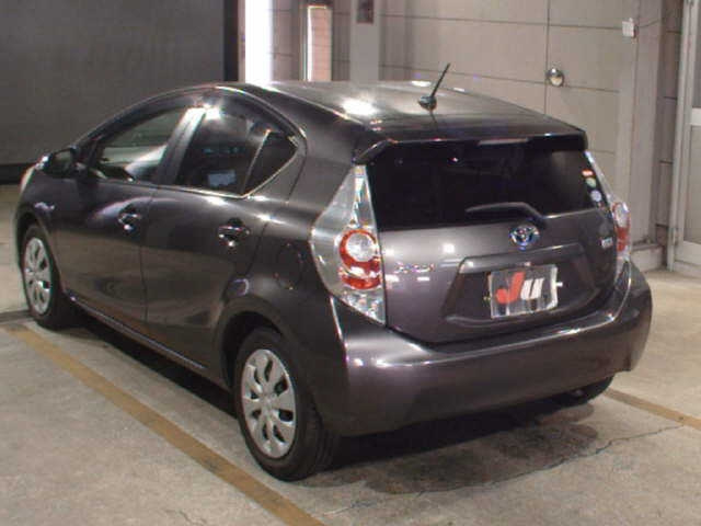 TOYOTA AQUA 2013