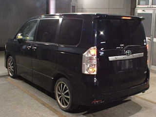 TOYOTA VOXY 2008