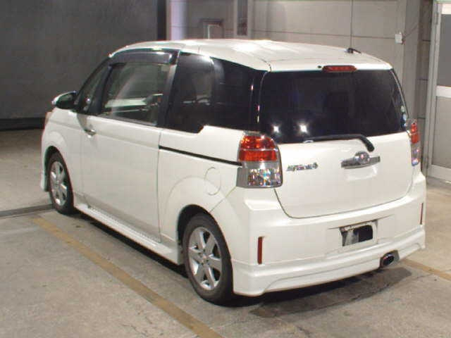 TOYOTA SPADE 2012