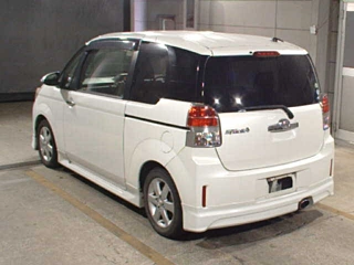 TOYOTA SPADE 2012