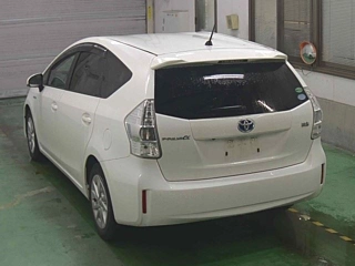 TOYOTA PRIUS ALPHA 2012