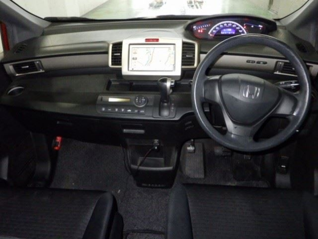 HONDA FREED 2011