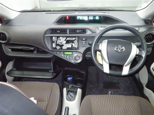 TOYOTA AQUA 2012