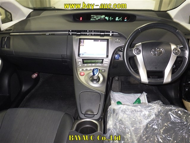 TOYOTA PRIUS 2015