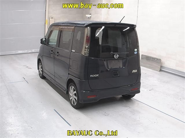 NISSAN ROOX 2010