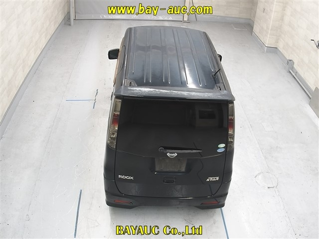 NISSAN ROOX 2010