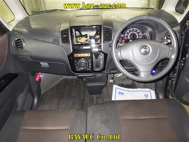 NISSAN ROOX 2010