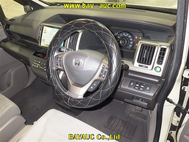 HONDA STEP WAGON 2014
