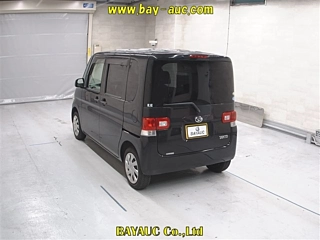 DAIHATSU TANTO 2011