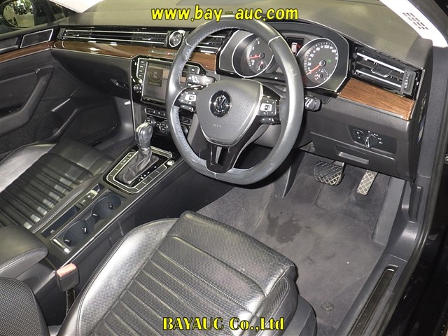 VOLKSWAGEN PASSAT VARIANT 2015