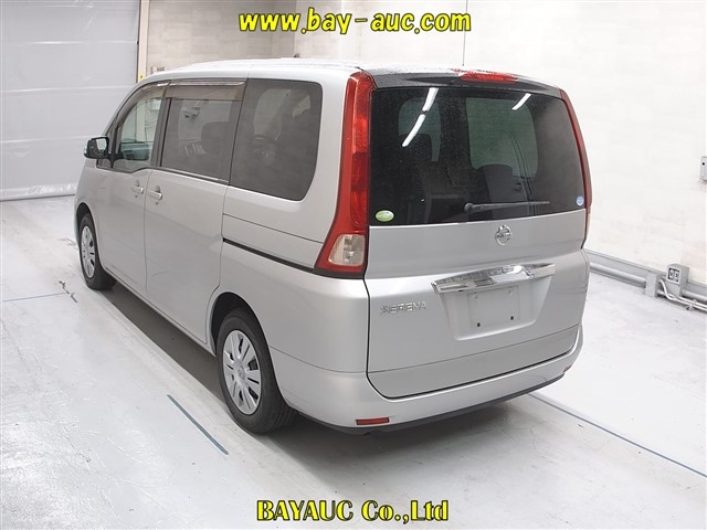 NISSAN SERENA 2010