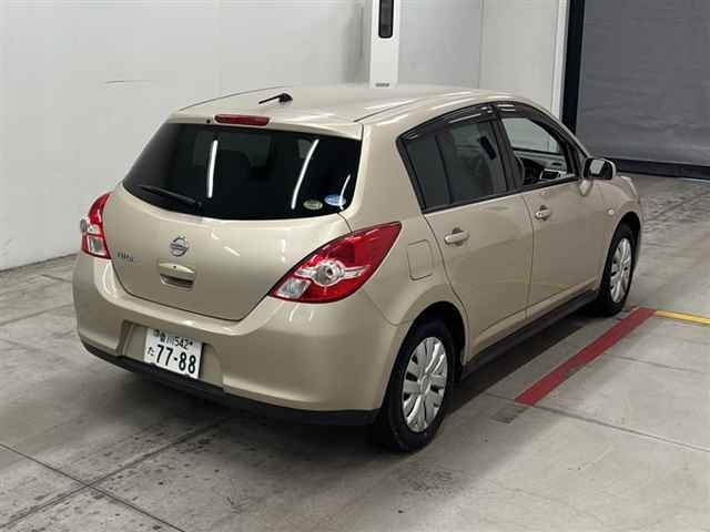 NISSAN TIIDA 2012