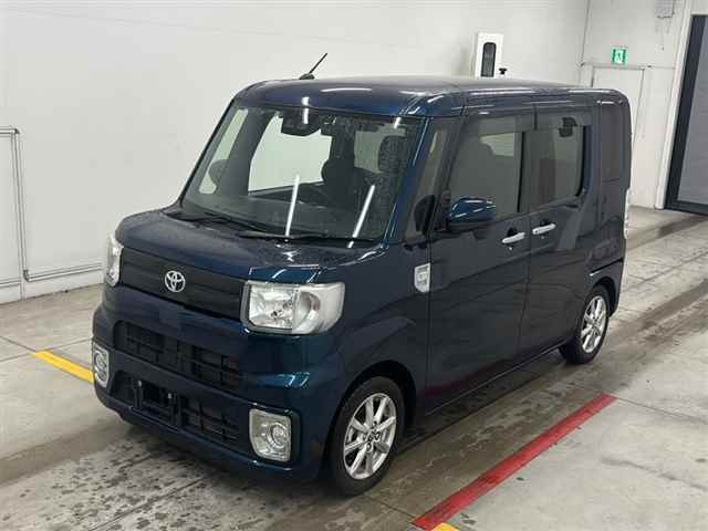 TOYOTA PIXIS MEGA 2022