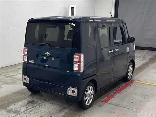 TOYOTA PIXIS MEGA 2022