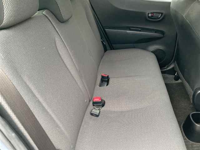 TOYOTA VITZ 2013