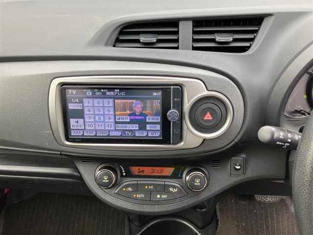 TOYOTA VITZ 2013