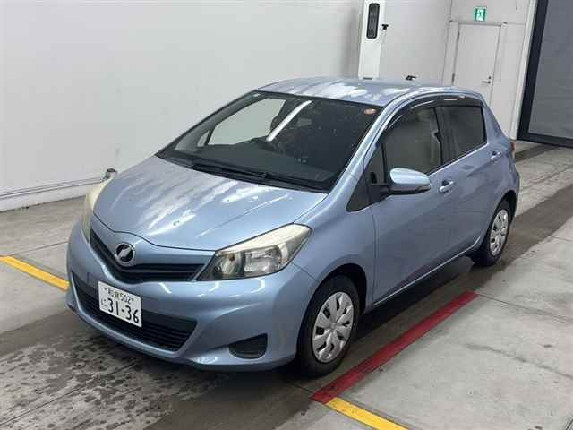 TOYOTA VITZ 2013