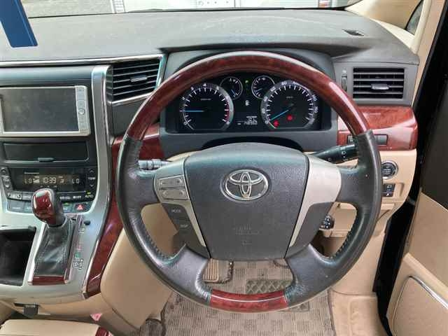 TOYOTA ALPHARD 2010