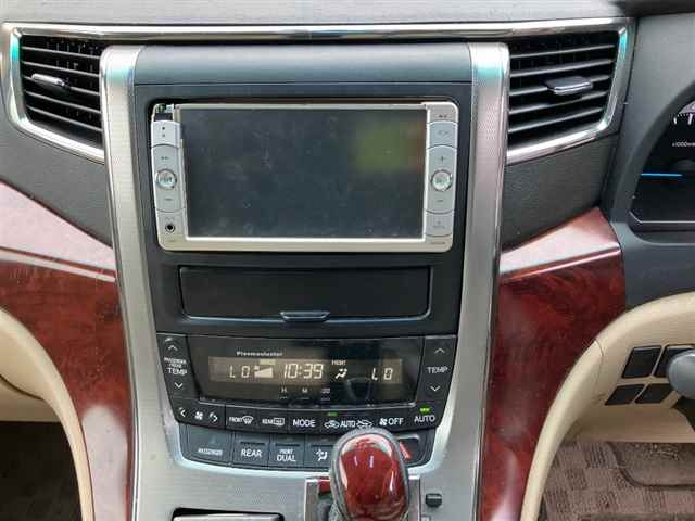 TOYOTA ALPHARD 2010