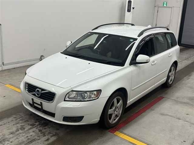 VOLVO V50 2011