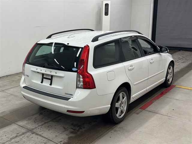 VOLVO V50 2011
