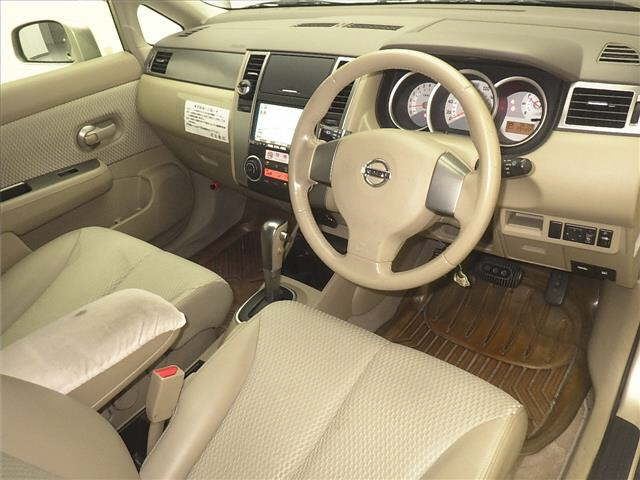 NISSAN TIIDA 2008