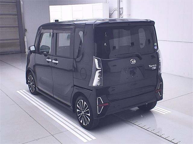 DAIHATSU TANTO 2019
