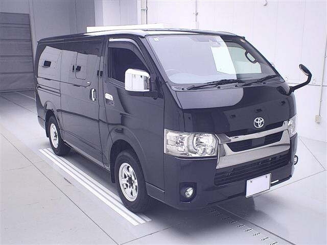 TOYOTA HIACE VAN 2021