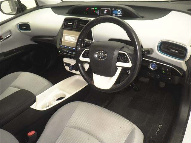 TOYOTA PRIUS 2016