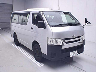 TOYOTA HIACE VAN 2015